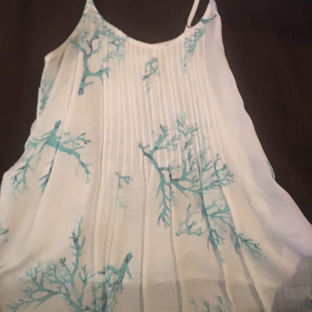 Cute Old Navy tree branch pattern camisole